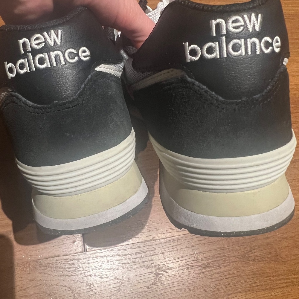 Shoes - Picture 2 of 5